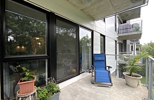 Tetreaultville Condo | Tranquil Haven: Fully-Furnished 3½ Condo with All-Inclusive Comforts