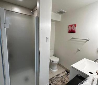 Oakville Apartment | Tranquil Haven Retreat