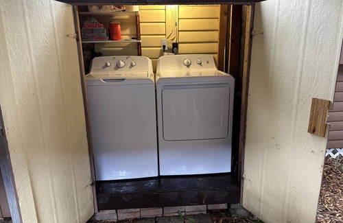 Colonialtown North Apartment | Tranquil Hideaway: 2-Bedroom Retreat near Mills/50