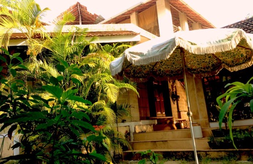 Alibaug Villa | Tranquil Hill Side residence