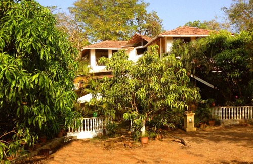 Alibaug Villa | Tranquil Hill Side residence