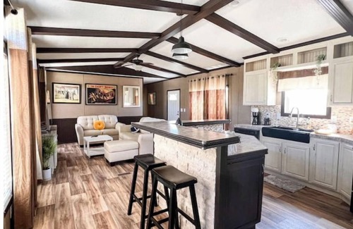 Dripping Springs House | Tranquil Hill Country Cabin near Pedernales Falls
