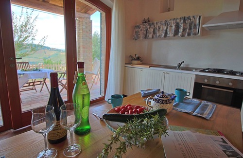 Montelabbate Cottage | Tranquil Hilltop Cottage