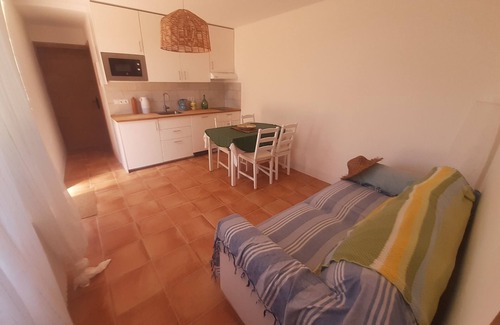 Sarria-Sant Gervasi House | Tranquil Holiday Apartment in Collserola: Nature, Stunning Views, Modern Comfort