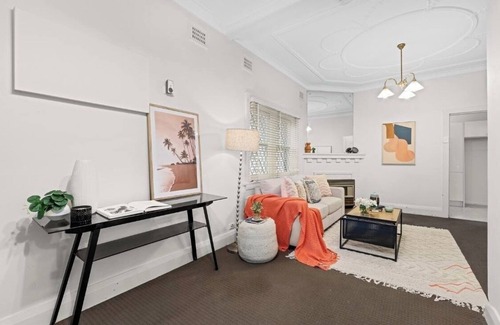 Bexley North House | 'Tranquil Home: City, Beach, Airport'