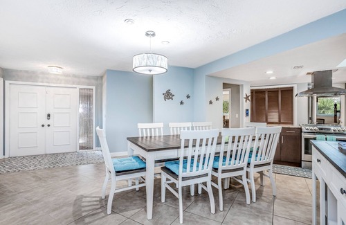 Palm River Estates House | Tranquil home near golf with heated pool/spa, high-speed WiFi & central AC
