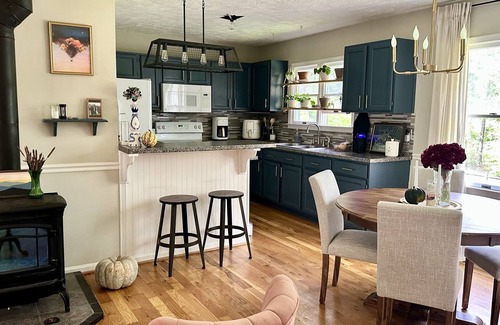 Linden House | Tranquil Home with Chickens and Ducks in Linden near vineyards & hiking