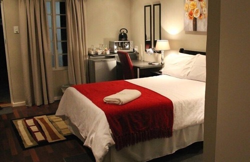 Komani Bed & Breakfast | Tranquil House B&B @ 10 Berry St