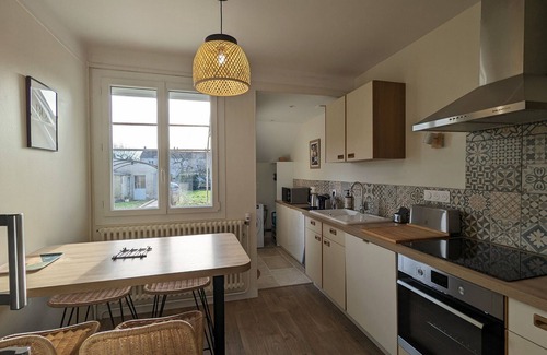 Chateauroux Cottage | Tranquil House in Peaceful Châteauroux with Garden, Parking, and Full Comfort