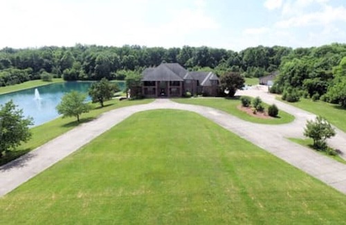 Sullivan House | Tranquil King Retreat in Charming Sullivan Home!