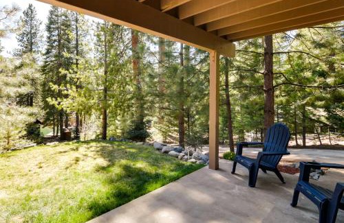 Peninsula Village House | Tranquil Lake Almanor Getaway with Grill!