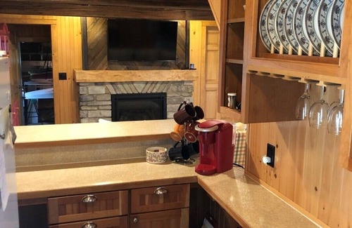 Town of Macomb House | Tranquil lake side cabin on Black Lake