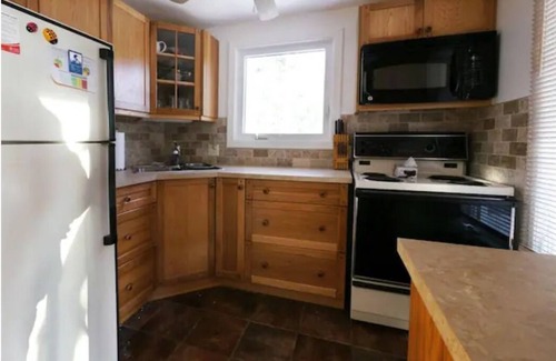 Brudenell Cottage | Tranquil Lakeside Setting