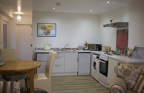 Dymock Cottage | Tranquil Location with Exclusive HOT TUB - 1 bedroom