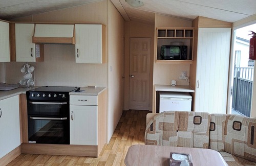 Crowle Cabin | Tranquil Lodge Retreat in Scunthorpe Countryside