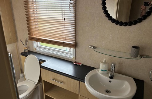 Wesham Cabin | Tranquil Lodge Retreat in Preston Countryside