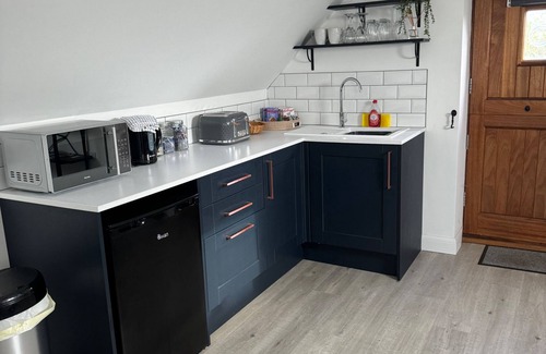 Hailsham Apartment | Tranquil loft apartment overlooking countryside
