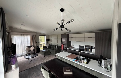 Malton Cabin | Tranquil Malton Lodge Retreat