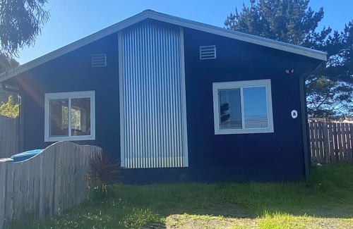 Eureka House | Tranquil, minimalist home just a short walk from rugged dunes.