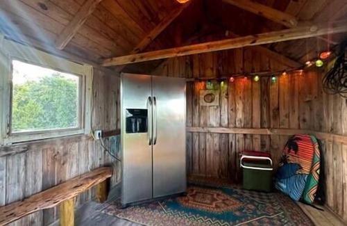 Smyrna Cabin | Tranquil Modern Farm Cabin