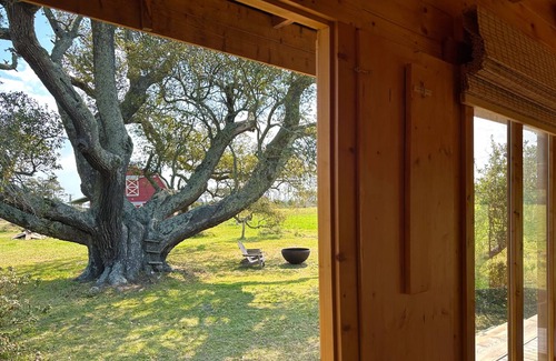 Smyrna Cabin | Tranquil Modern Farm Cabin