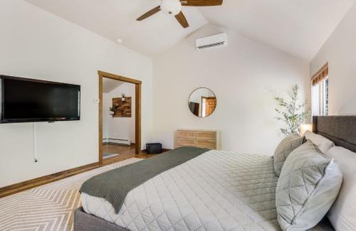 Glenwood Springs House | Tranquil Mountain Getaway