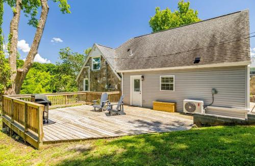Maryville House | Tranquil Mountain Escape Luxurious 2 Bedroom 2 Bath Cottage on 9 Acres