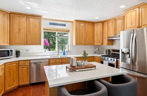 Summit Park House | Tranquil Mountain Retreat - Scenic Views & Hot Tub home