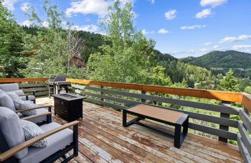 Summit Park House | Tranquil Mountain Retreat - Scenic Views & Hot Tub home
