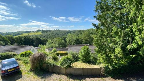 Umberleigh House | Tranquil North Devon Lodge - 2BR, Countryside Views & Pool, High Bickington close to Umberleigh, Barnstaple, Bideford & Westward Ho