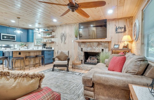 Blairsville Cabin | Tranquil North Georgia Cabin Near Vogel State Park