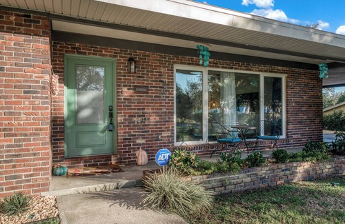 Sebring House | Tranquil Oaks Near Lake & Raceway w/Tesla Charger & Family Games Included!