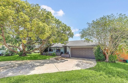 Goldenrod House | Tranquil Oasis: 4BR Pool Home