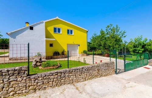 Primorski Dolac House | Tranquil Oasis Holiday Home Primorski Dolac with Pool - Three Bedroom Holiday Home with Pool