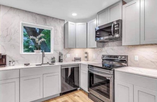 East MLK House | Tranquil Oasis in East Austin