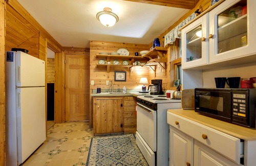 Hill Cabin | Tranquil Ogema Vacation Rental w/Lake Views!