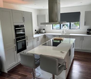Charlton-on-Otmoor House | Tranquil Oxford retreat 4 Bedroom House aircon