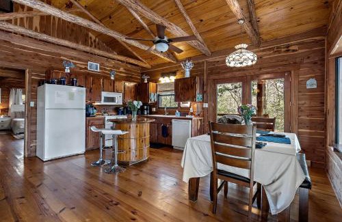 La Grange House | Tranquil Peaceful Cabin with Stunning Lake Views in La Grange, Texas