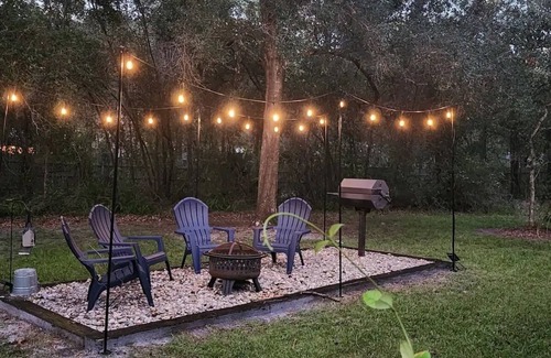 Deltona Lakes House | Tranquil & Peaceful Poolside Retreat Awaits You!