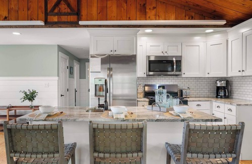 East Dennis House | Tranquil Pond-View Escape in Dennis