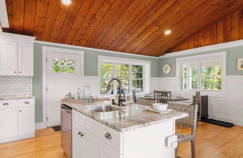 East Dennis House | Tranquil Pond-View Escape in Dennis