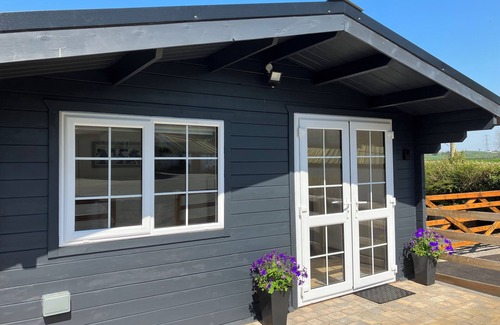 Lisburn Cabin | Tranquil private cabin surrounded by beautiful countryside.