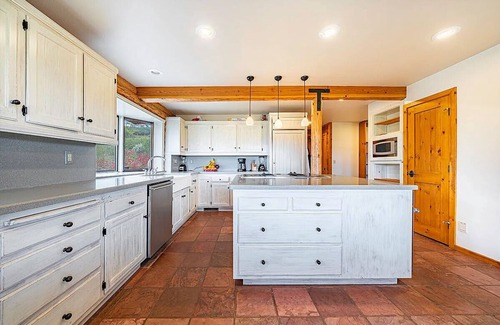 Eagle Point Cabin | Tranquil, private retreat with stunning views yet close to everything.