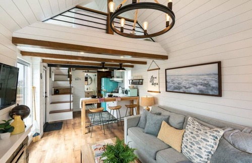 Guerneville House | Tranquil Redwood Retreat