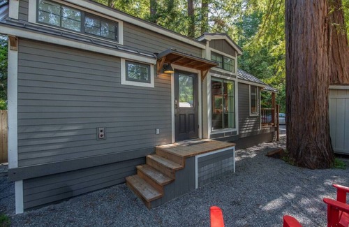 Guerneville House | Tranquil Redwood Retreat
