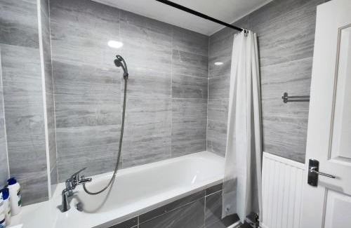 Bicester House | Tranquil Retreat in Bicester