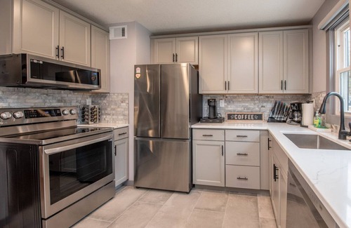 Overland Park House | Tranquil Retreat in Overland Park Charm with Kansas City Convenience