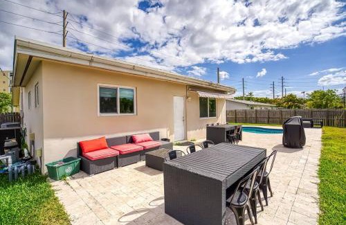 Dania Beach House | Tranquil Retreat with HEATED POOL Minutes to the Beach