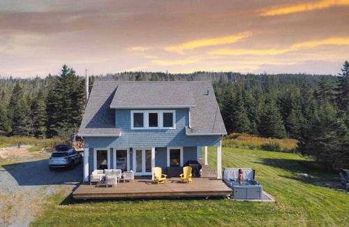 Halifax County House | Tranquil Seaside Getaway - hot tub -sauna -private