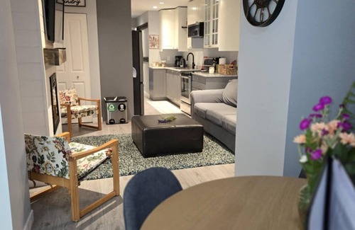 Shawnigan Lake Apartment | Tranquil Shawnigan Lake retreat. Private self contained Suite